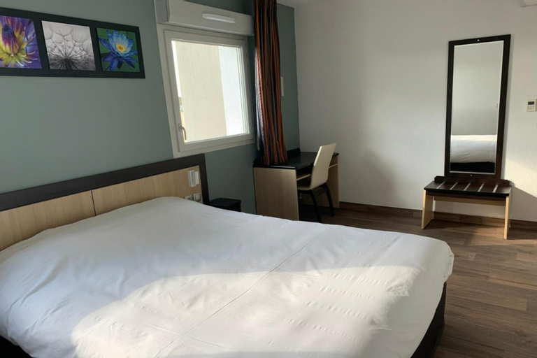 Bedroom 2, B&B HOTEL Romilly-sur-seine, Aube