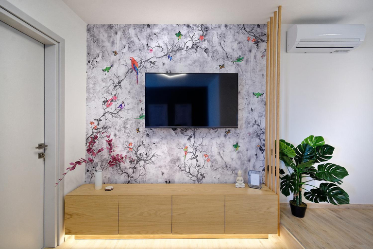 Others 5, Odyssey Residence, Attica