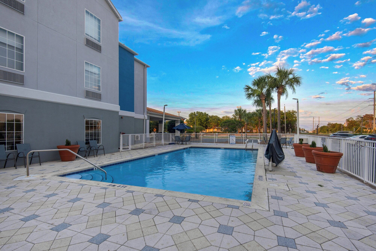 Sport & Beauty 5, Holiday Inn Express Destin E - Commons Mall area by IHG, Okaloosa