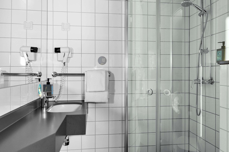 Bathroom 5, Comfort Hotel Børsparken, Oslo