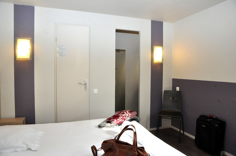 Bedroom 2, B Hotel Caen Mondeville, Calvados