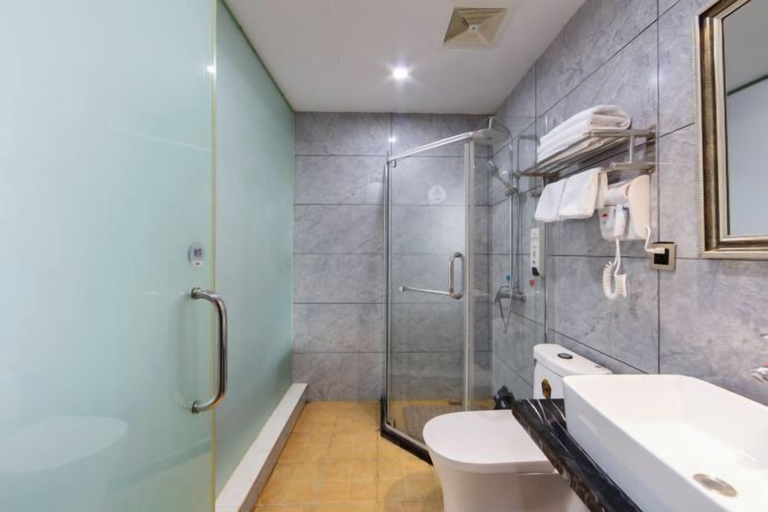 Bathroom, Yueyang Dongfeng Hotel, Yueyang