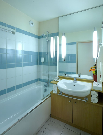 Bathroom 4, Citadines Bastille Gare de Lyon Paris, Paris