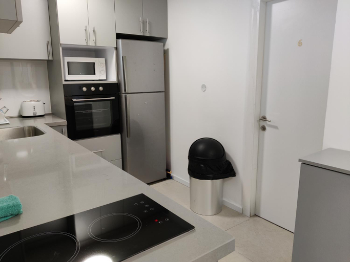 Kitchen 2, Dizengoff Penthouse Boutique Hostel