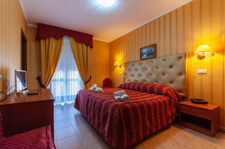 Bedroom 2, Loriana Park Hotel Sul Lago, Viterbo