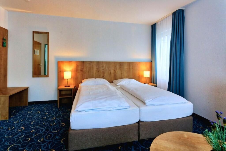 Bedroom 4, Appartis - Hotel am Stadtpark, Böblingen