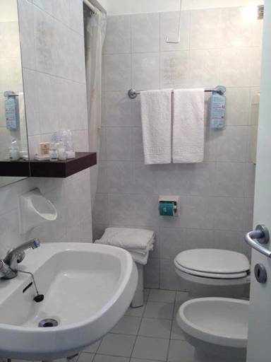 Others 2, Hotel Maine, Savona