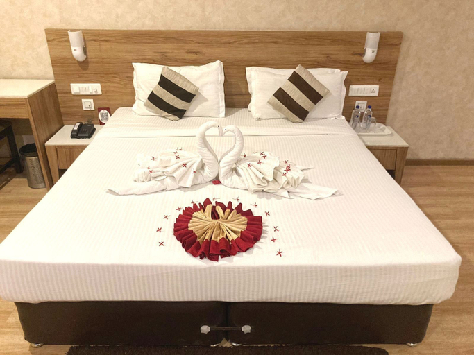 Bedroom 2, Hotel Silver Oak, Bilaspur