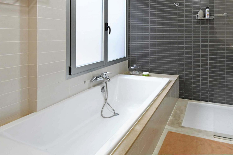 Bathroom 2, Salobre Vista Golf 29, Las Palmas