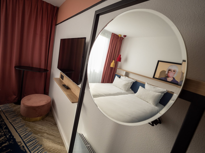 Bedroom 1, Paris Gennevilliers, Hauts-de-Seine