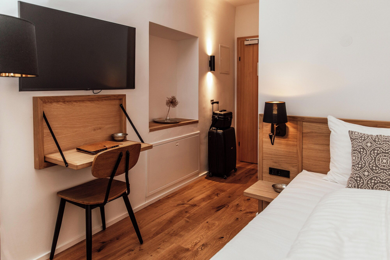Bedroom 3, the salt townhouse, Hallein
