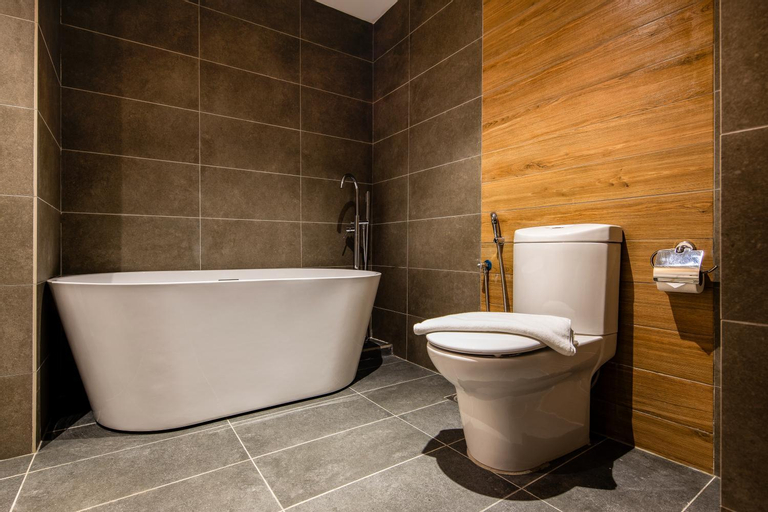 Bathroom 9