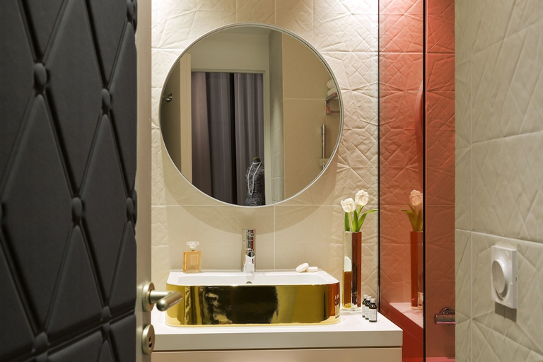 Bathroom 1, Citadines Opera Paris, Paris