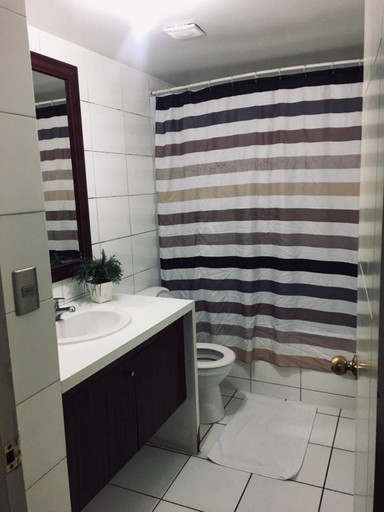 Bathroom, Departamento Rousse, Santiago