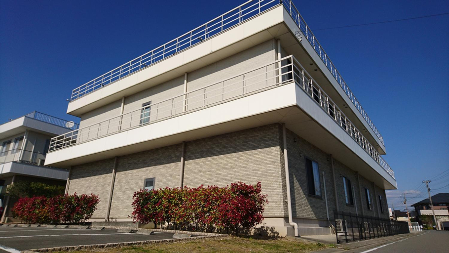Exterior 12