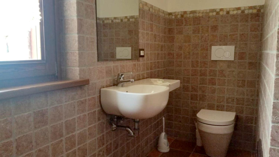 Bathroom 2, Exquisite Retreat in Segni, Roma