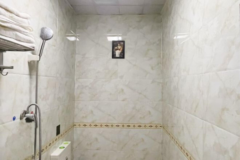 Bathroom 2, Yishan Bishui Inn, Qiannan Buyei and Miao