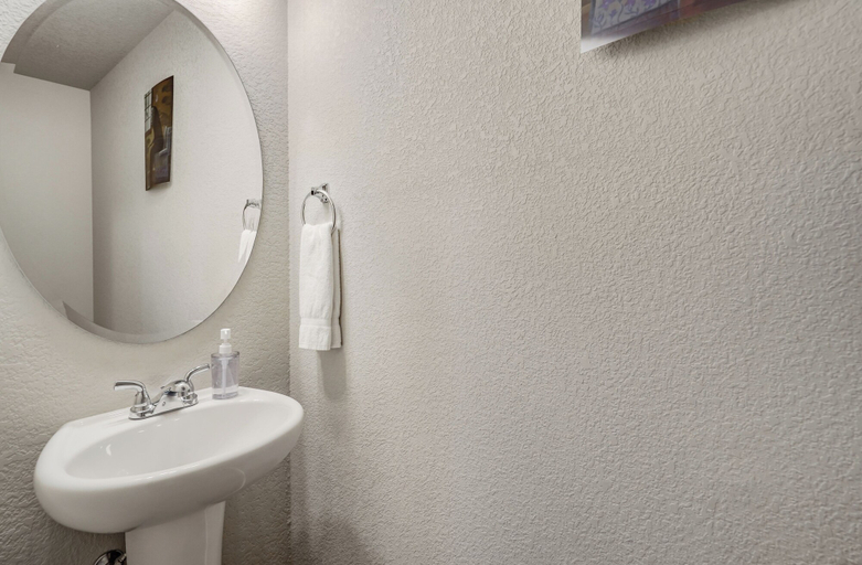 Bathroom 3, Sakura Springs, El Paso