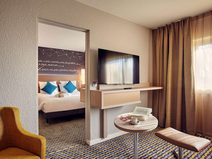 Bedroom 3, Hotel Mercure Paris Sud Les Ulis Courtaboeuf, Essonne