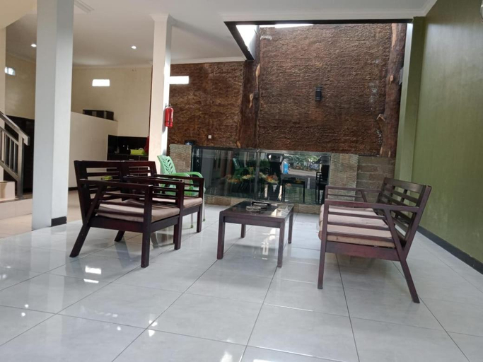 Shared lounge/TV area 5, OYO 1621 Rahayu Residence Syariah, Kediri