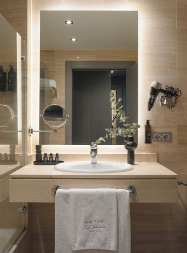 Bathroom 3, Hotel Antik San Sebastian, Guipúzcoa