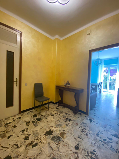 Others 5, Viale Hanbury, Savona