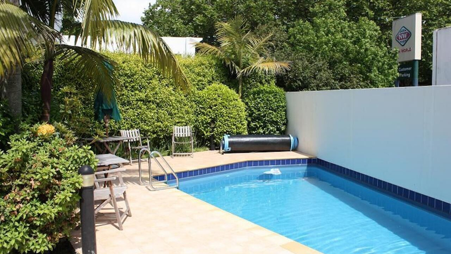 Sport & Beauty, Auckland Luxe Haven, Waitakere