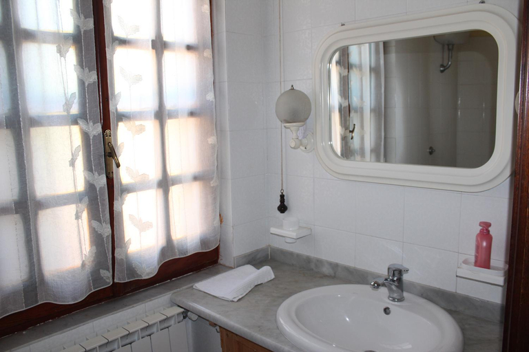 Others 3, B&B Sara, Sassari