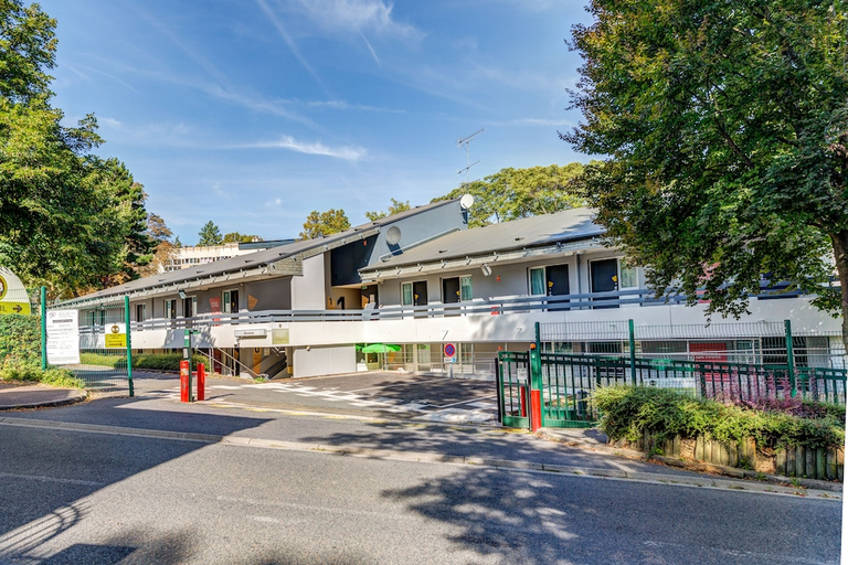 Exterior & Views 2, B&B HOTEL LOUVECIENNES, Yvelines