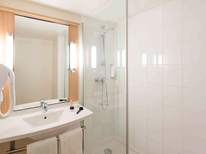 Bathroom 4, ibis Metz Centre Gare, Moselle
