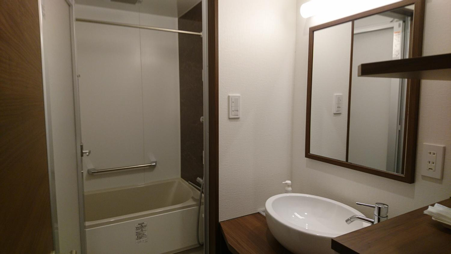 Bathroom 9