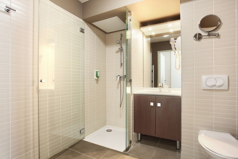 Bathroom 3, Appart'hotel Odalys City - Lyon Centre Confluence, Rhône