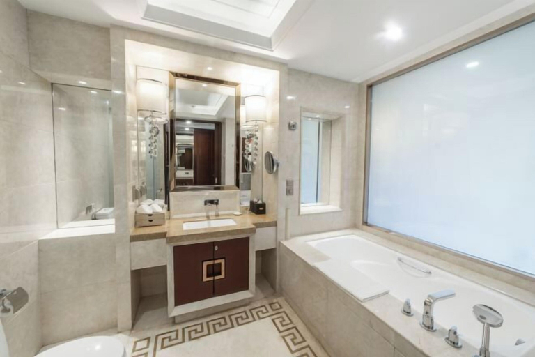 Bathroom 4, DIANNAN PHOENIX HOTEL, Honghe Hani and Yi