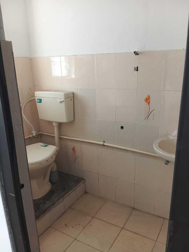 Bathroom, Galaxy Executive, Pune