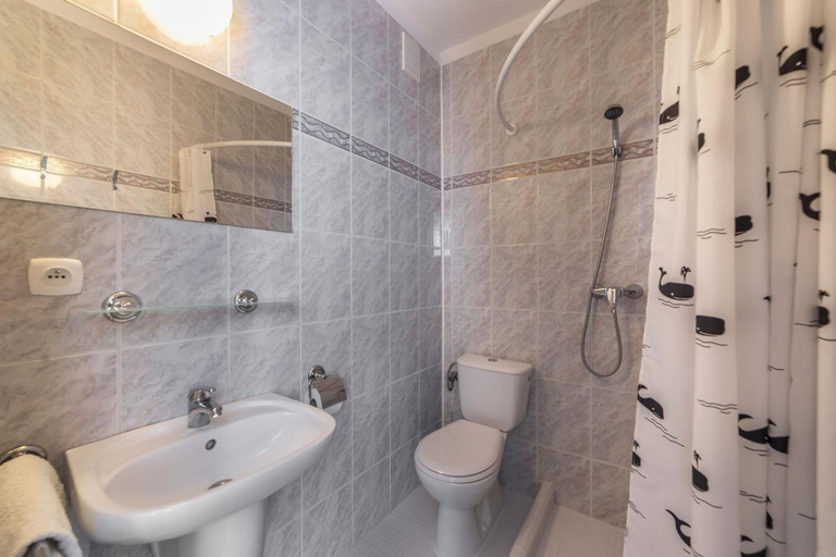 Bathroom 4, La Residence Kasandra, Puck