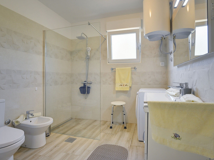 Bathroom 5, Villa in Marcana with Pool and Adriatic Views, Marčana