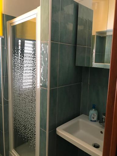 Bathroom 3, Joseph Apartment, Ascoli Piceno