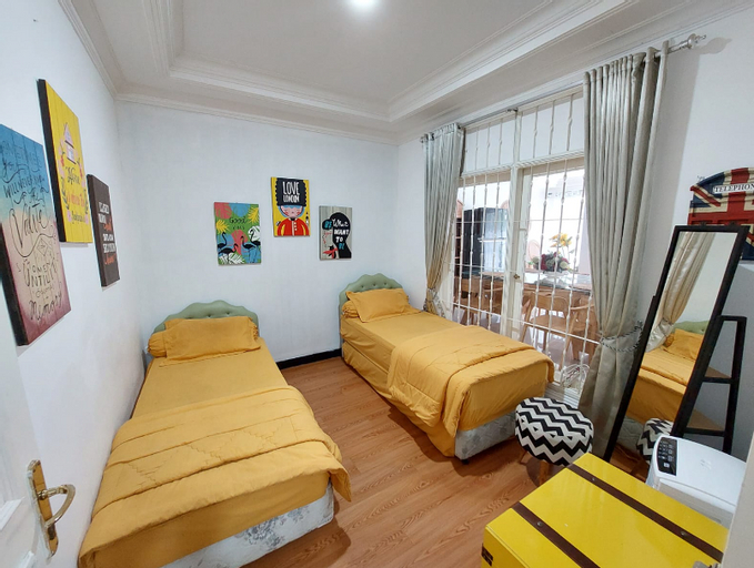 Bedroom 2, Villa Kota Bunga 4 3BR By Rachel Property, Cianjur