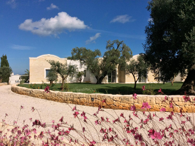 Others 4, Villa M, Brindisi