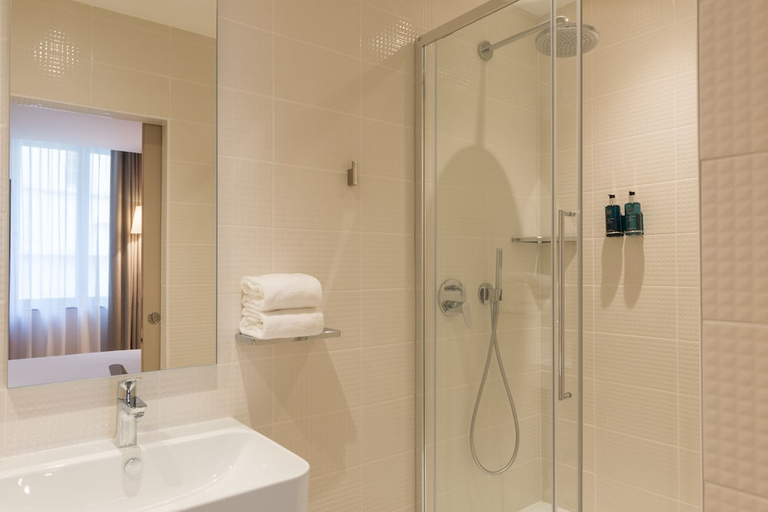Bathroom 4, Maison No, Rhône