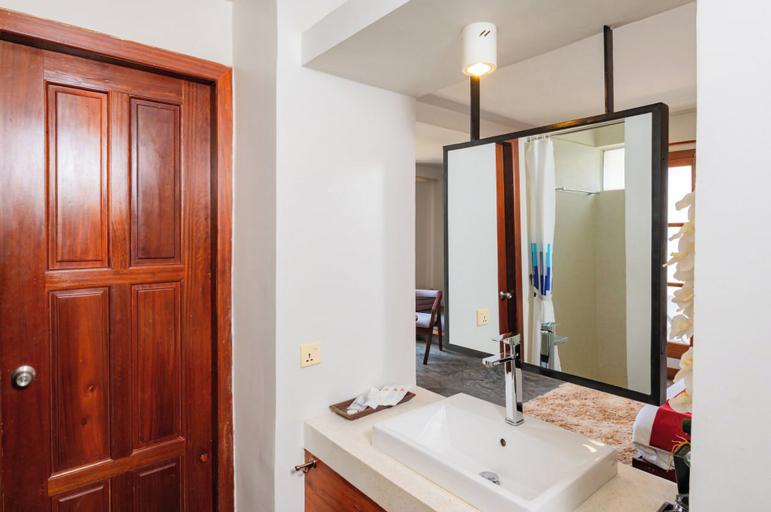 Bathroom 5, Homewood Hotel, Siem Reap