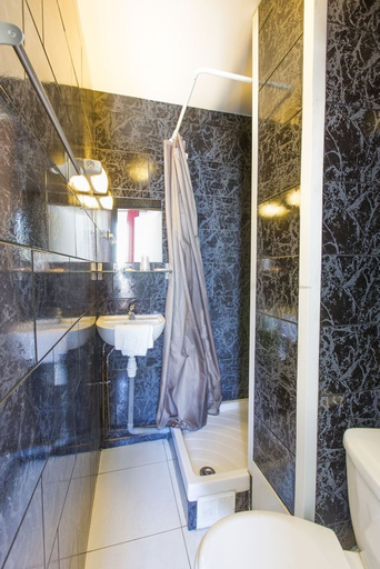 Bathroom 4, Hipotel Printania, Paris