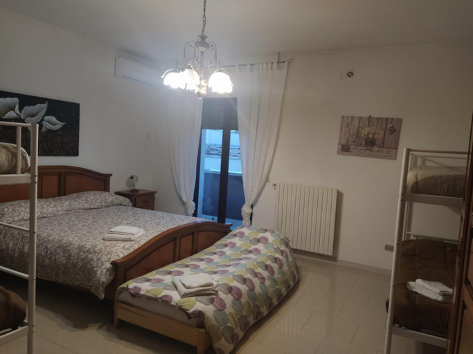 Others 5, "La casa di Mariagrazia" rooms con cucina condivisa e terrazza, Bari
