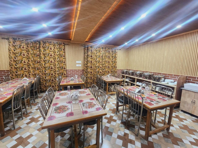 Food & Drinks, City plaza resort, Anantnag