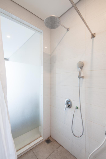 Bathroom 17