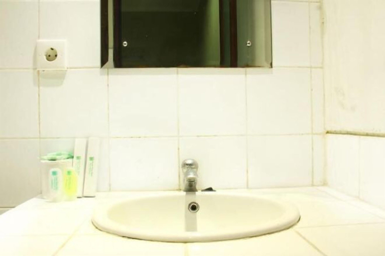 Bathroom 24