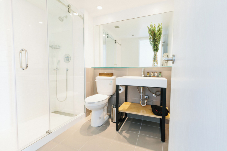 Bathroom 4, Elk + Avenue Hotel, Division No. 15