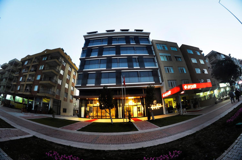 Exterior & Views