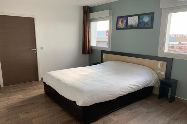 Bedroom 2, B&B HOTEL Romilly-sur-seine, Aube