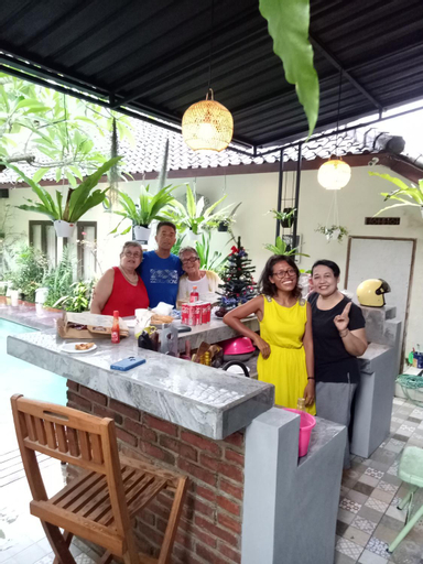 Food & Drinks 4, Pujihouse One, Badung